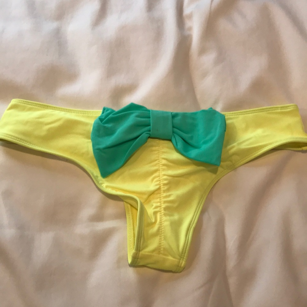 Hollister Cheeky Bikini Bottom With Bow on the But